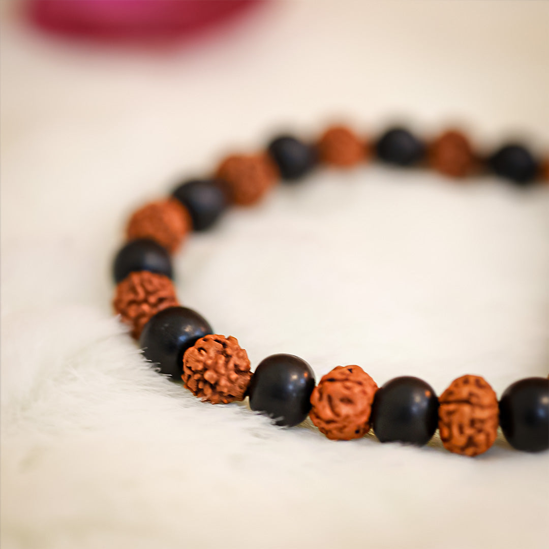 Karungali Rudraksha Bracelet - Natural Ebony Wood & 5 Mukhi Rudraksha Beads